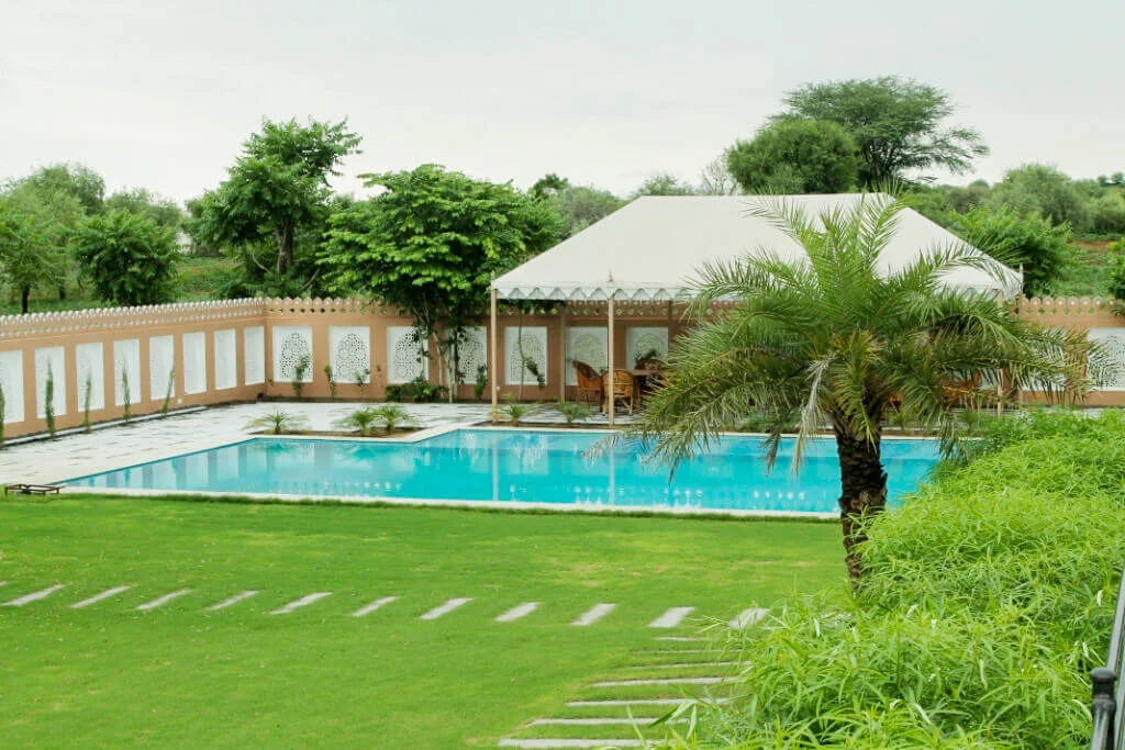 Hotel with swimming pool in Mandawa