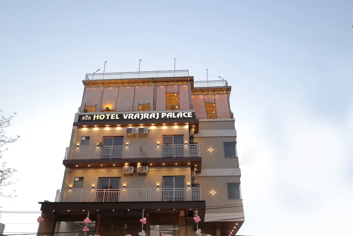 Hotel Vrajraj Palace – Experience Luxury, Comfort, and Best Hotels in Udaipur for Families and Travelers